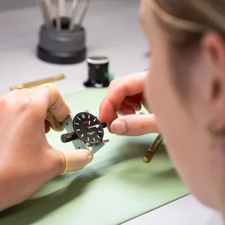 Horloge reparatie bij Zadkine